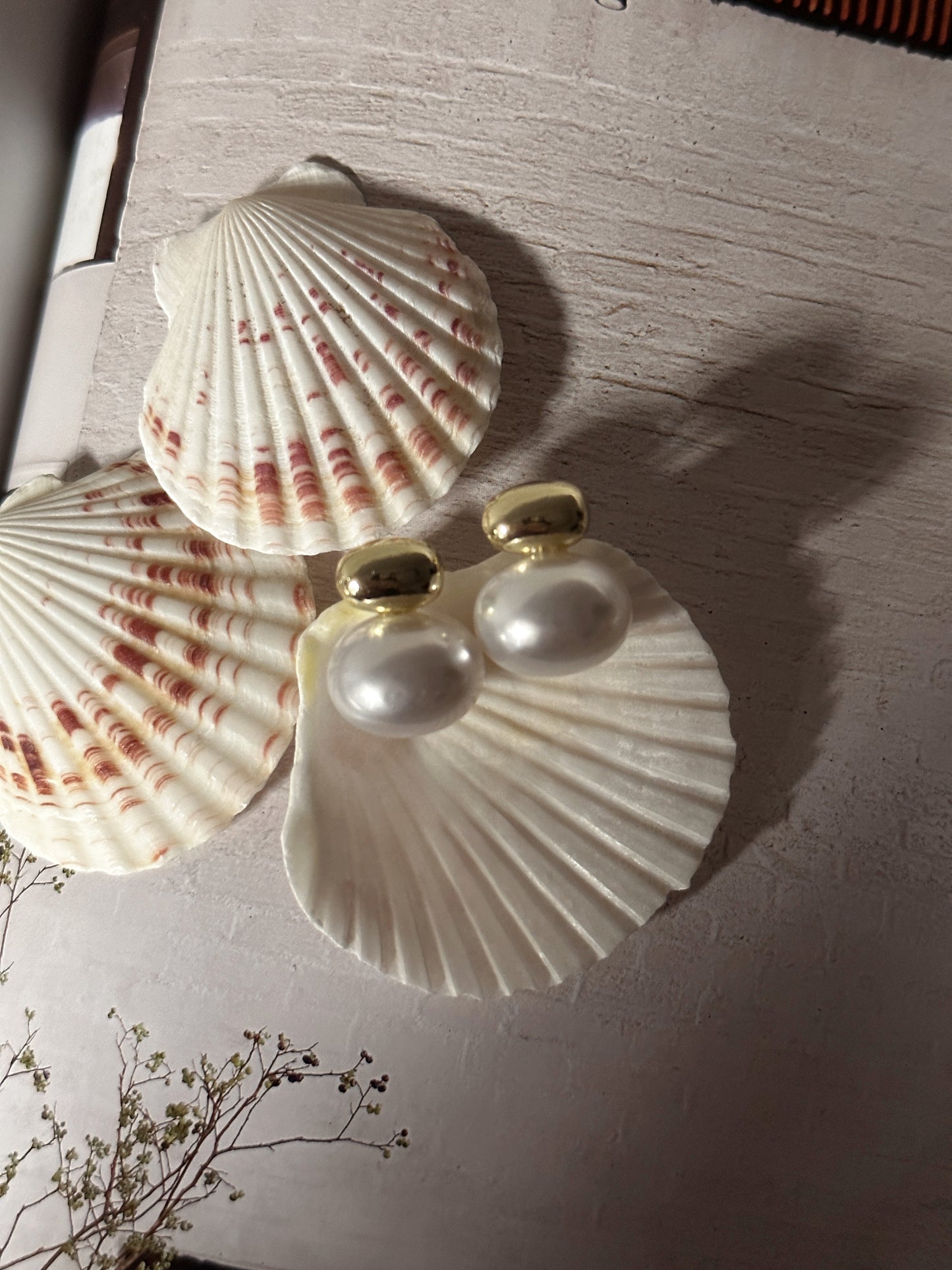 Stud la Perla